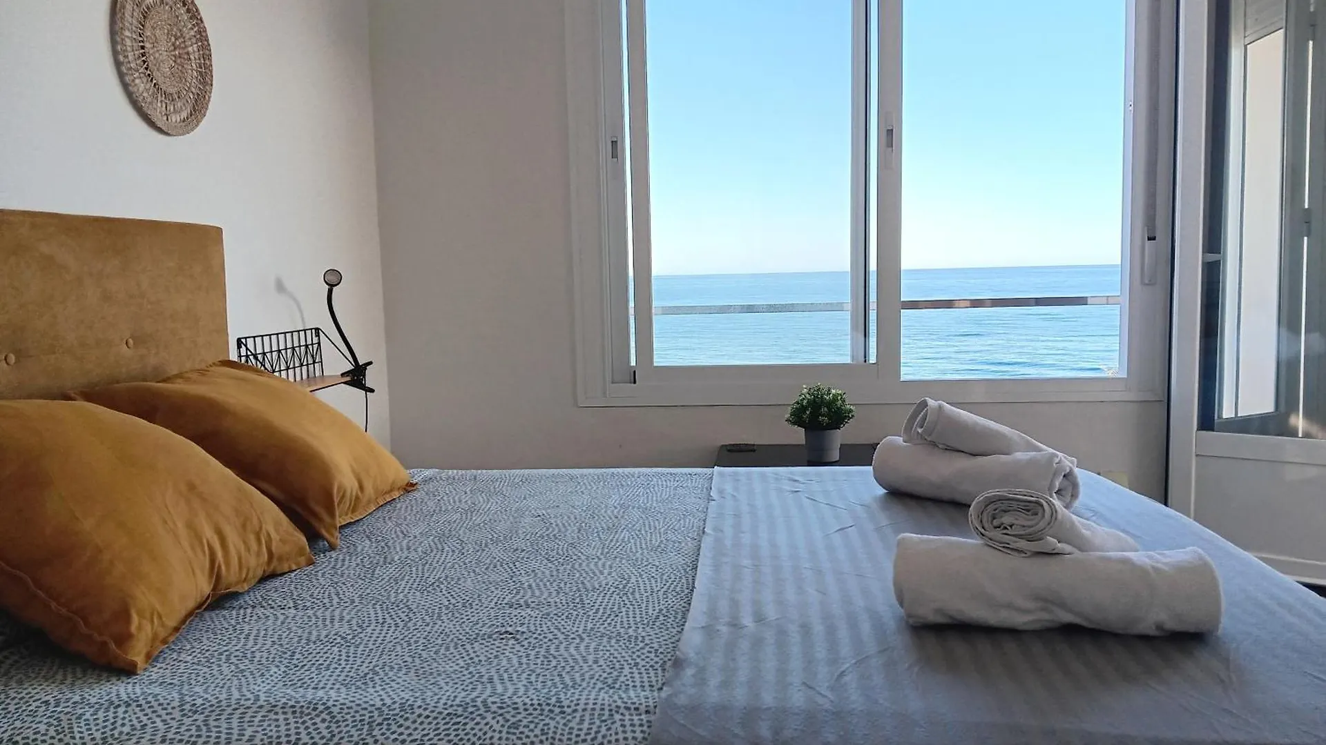 Alojamiento Iberia Playa Estepona 0*,